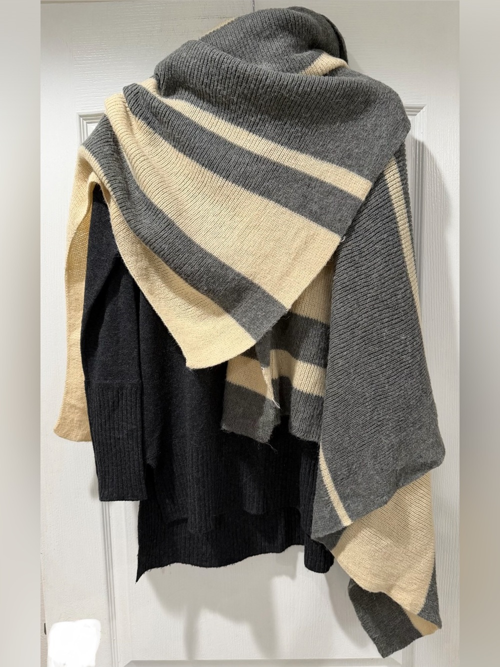 ZARA shawl Scarf size M